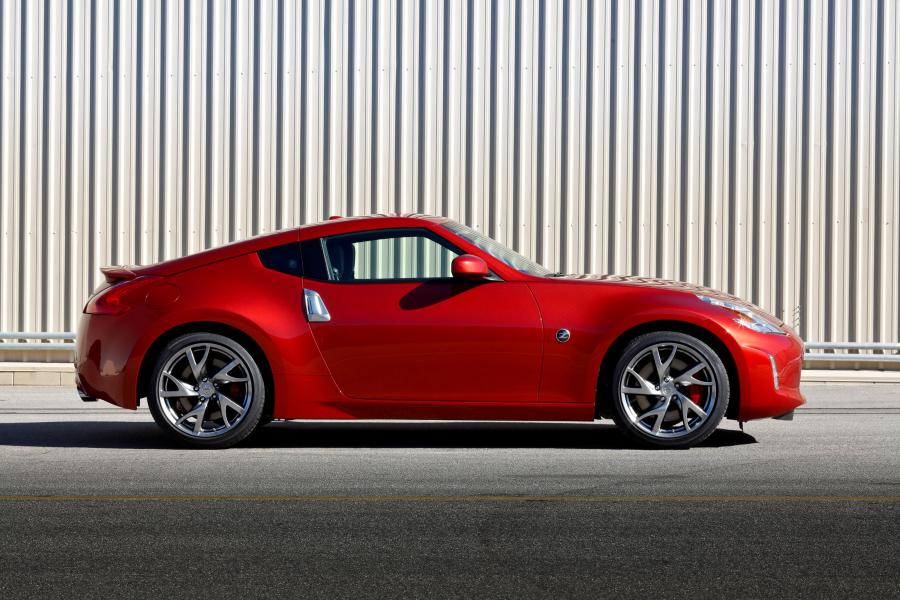  Nissan 370Z 2013 года  (фото 20 из 28)